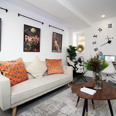 New Spacious 2 Bed Getaway - Private Courtyard! - Underfloor Heating Cardiff Exteriér fotografie