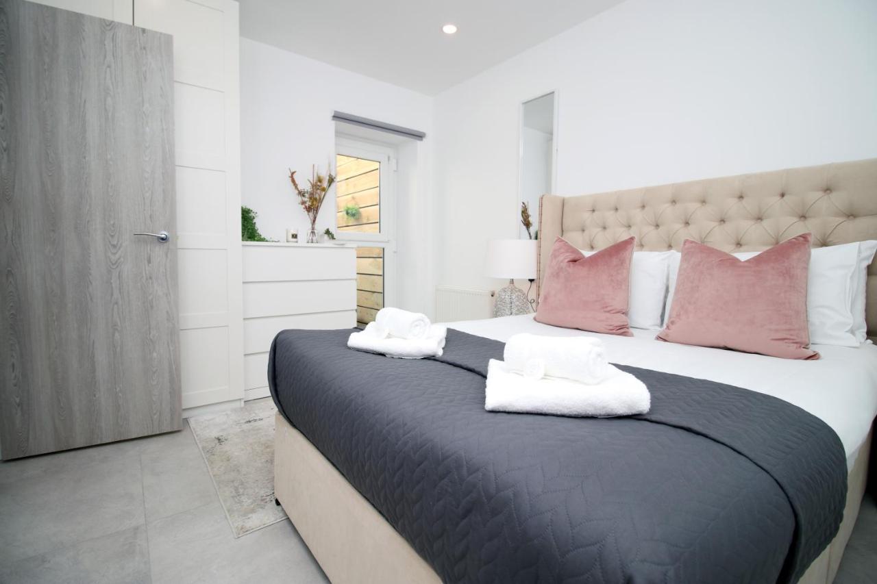 New Spacious 2 Bed Getaway - Private Courtyard! - Underfloor Heating Cardiff Exteriér fotografie