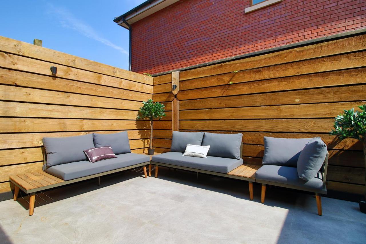 New Spacious 2 Bed Getaway - Private Courtyard! - Underfloor Heating Cardiff Exteriér fotografie
