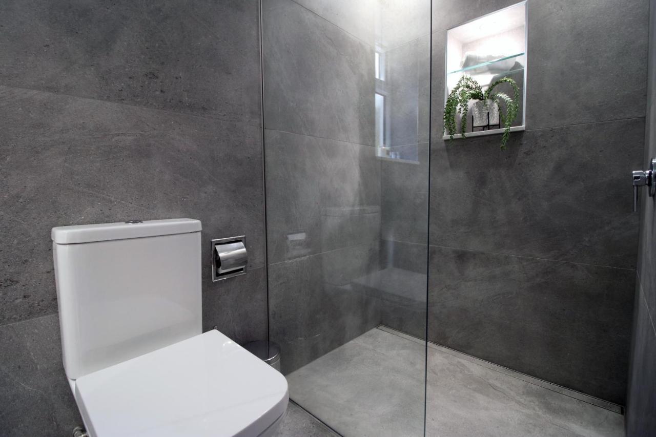 New Spacious 2 Bed Getaway - Private Courtyard! - Underfloor Heating Cardiff Exteriér fotografie