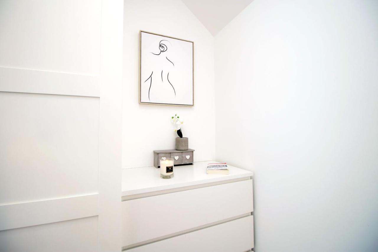 New Spacious 2 Bed Getaway - Private Courtyard! - Underfloor Heating Cardiff Exteriér fotografie