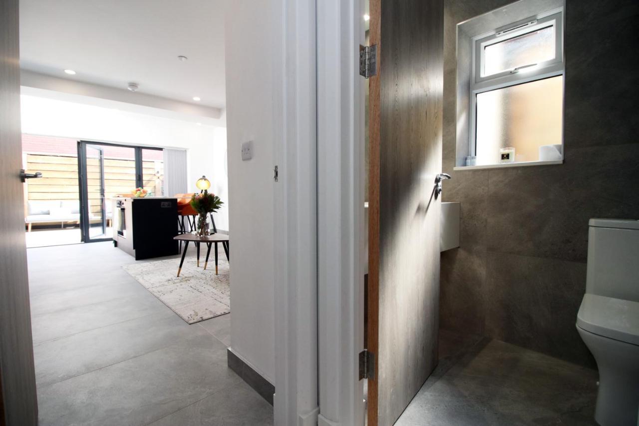 New Spacious 2 Bed Getaway - Private Courtyard! - Underfloor Heating Cardiff Exteriér fotografie