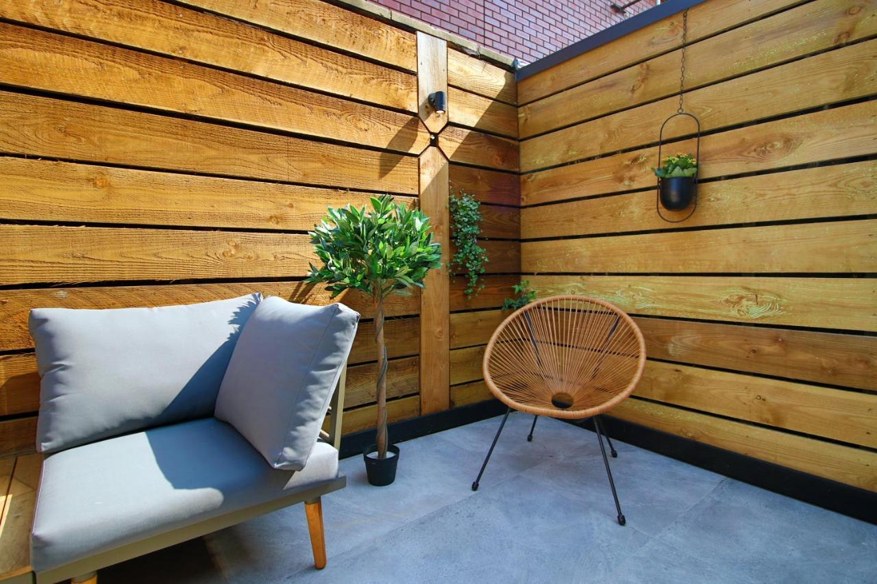 New Spacious 2 Bed Getaway - Private Courtyard! - Underfloor Heating Cardiff Exteriér fotografie