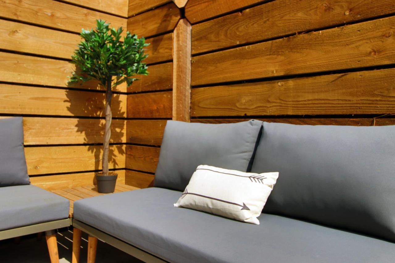 New Spacious 2 Bed Getaway - Private Courtyard! - Underfloor Heating Cardiff Exteriér fotografie