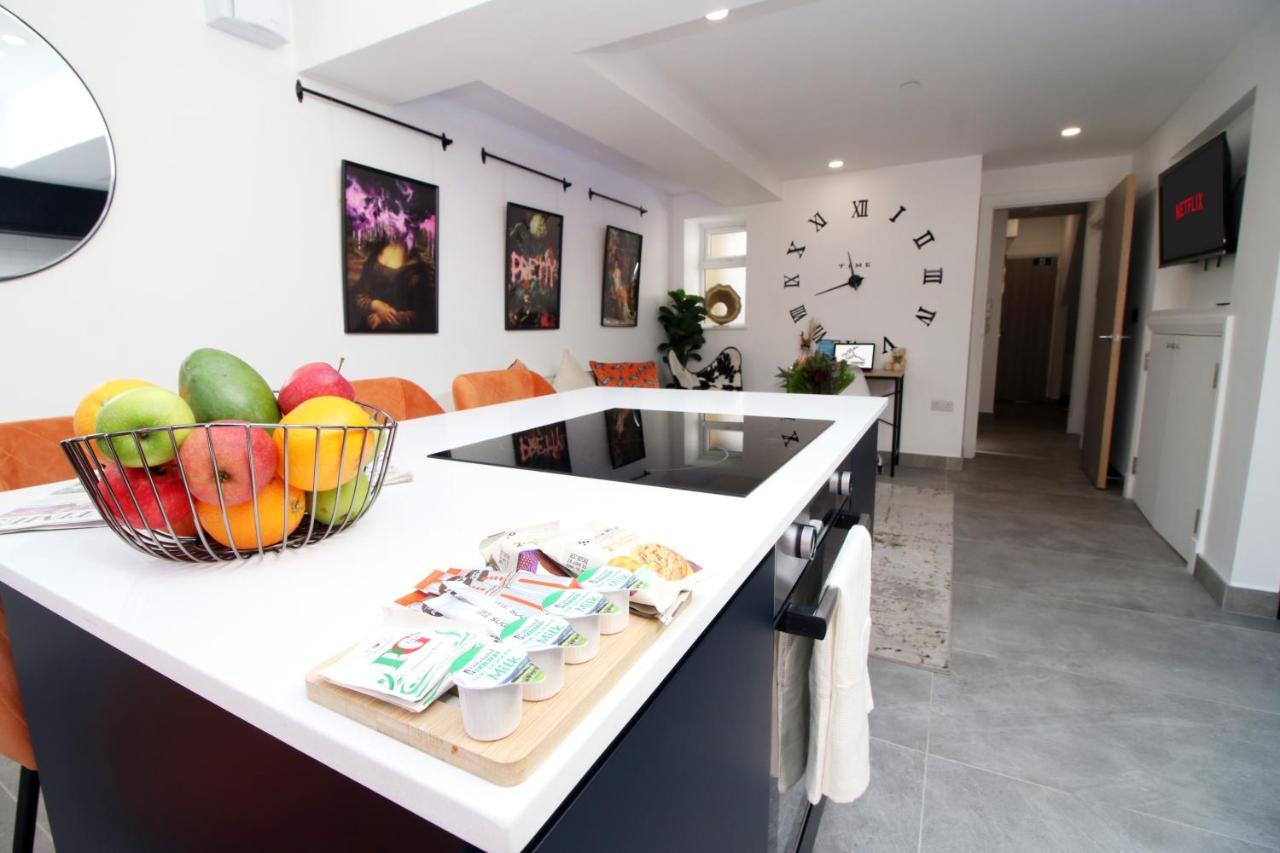 New Spacious 2 Bed Getaway - Private Courtyard! - Underfloor Heating Cardiff Exteriér fotografie